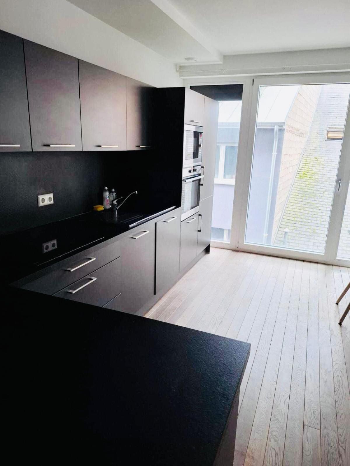 Appartement Modern Two Bedrooms In Center With A Private Parking